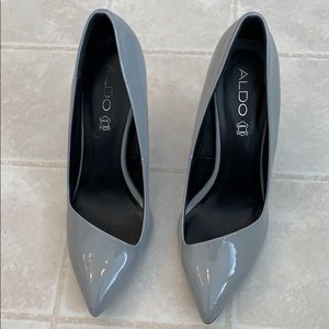 Great condition Aldo grey pumps unique top 7/7.5